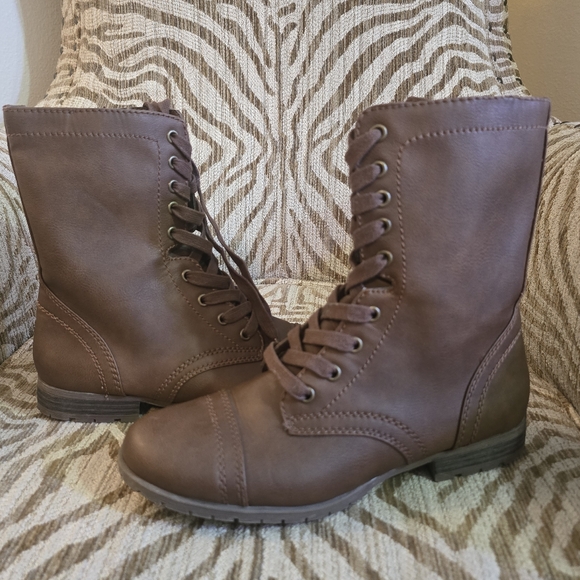 Time & Tru Brown Combat Boots – Women’s 9 | Lace-Up + Side Zip - Picture 5 of 7